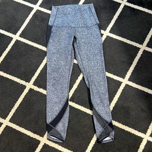Like new Lululemon high rise yoga pants